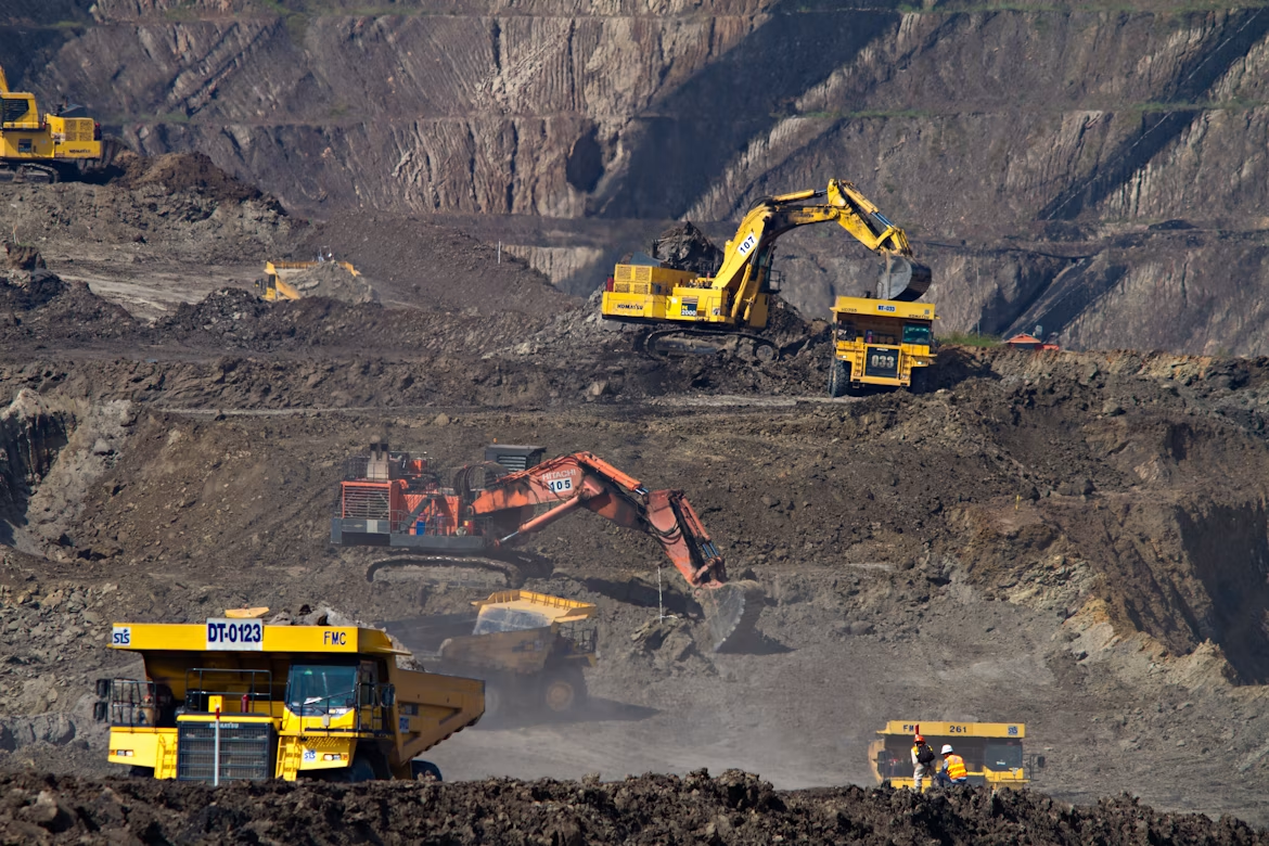 Full-chain commodity supply chain services
